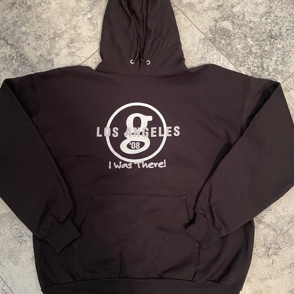 GARTH BROOKS SWEATSHIRT LOS ANGELES 2008 XL NEVER WORN - Picture 1 of 4